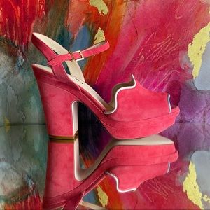 ❤️ 100% AUTHENTIC FENDI RED WAVE